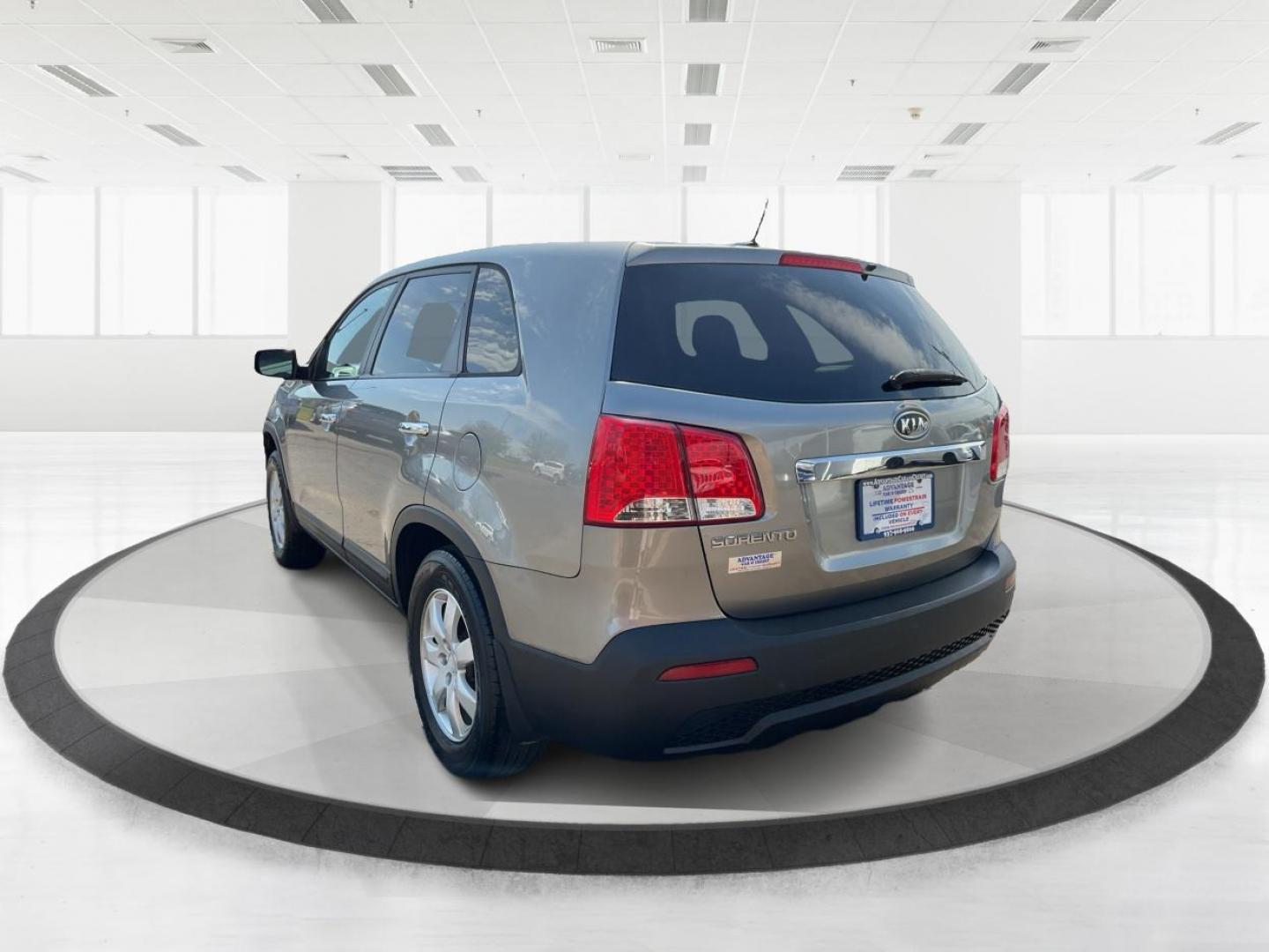2012 Kia Sorento LX (5XYKT3A17CG) with an 2.4L I-4 DOHC engine, located at 401 Woodman Dr, Riverside, OH, 45431, (937) 908-9800, 39.760899, -84.123421 - Photo#4