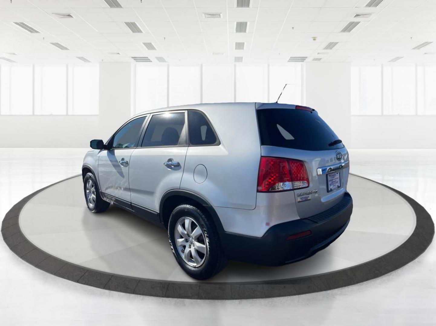 2012 Kia Sorento LX 2WD (5XYKT3A1XCG) with an 2.4L L4 DOHC 16V engine, 6-Speed Automatic transmission, located at 1099 N County Rd 25A , Troy, OH, 45373, (937) 908-9800, 40.057079, -84.212883 - Photo#4