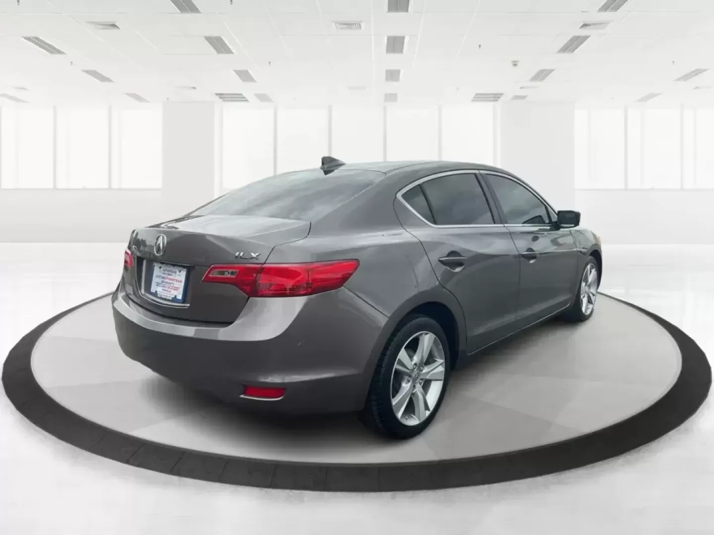 2013 Acura ILX 2.0L (19VDE1F7XDE) with an 2L I-4 i-VTEC variable valve control engine, located at 1230 East Main St, Xenia, OH, 45385, (937) 908-9800, 39.688026, -83.910172 - Photo#0