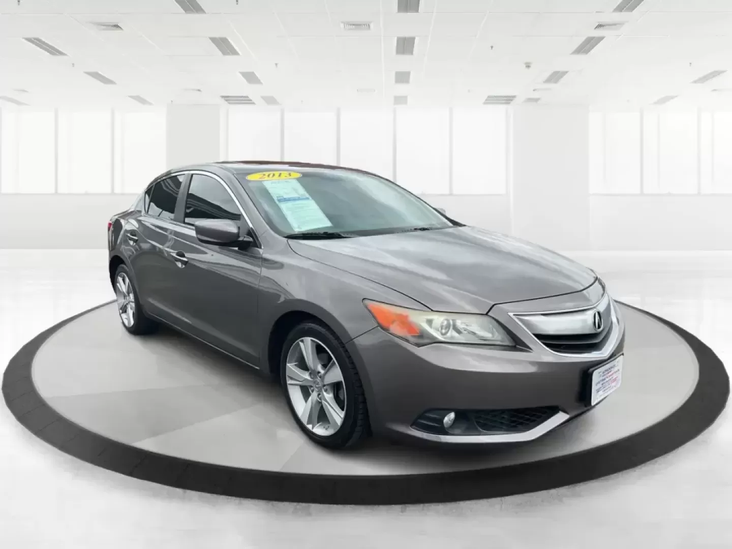 2013 Acura ILX 2.0L (19VDE1F7XDE) with an 2L I-4 i-VTEC variable valve control engine, located at 1230 East Main St, Xenia, OH, 45385, (937) 908-9800, 39.688026, -83.910172 - Photo#6