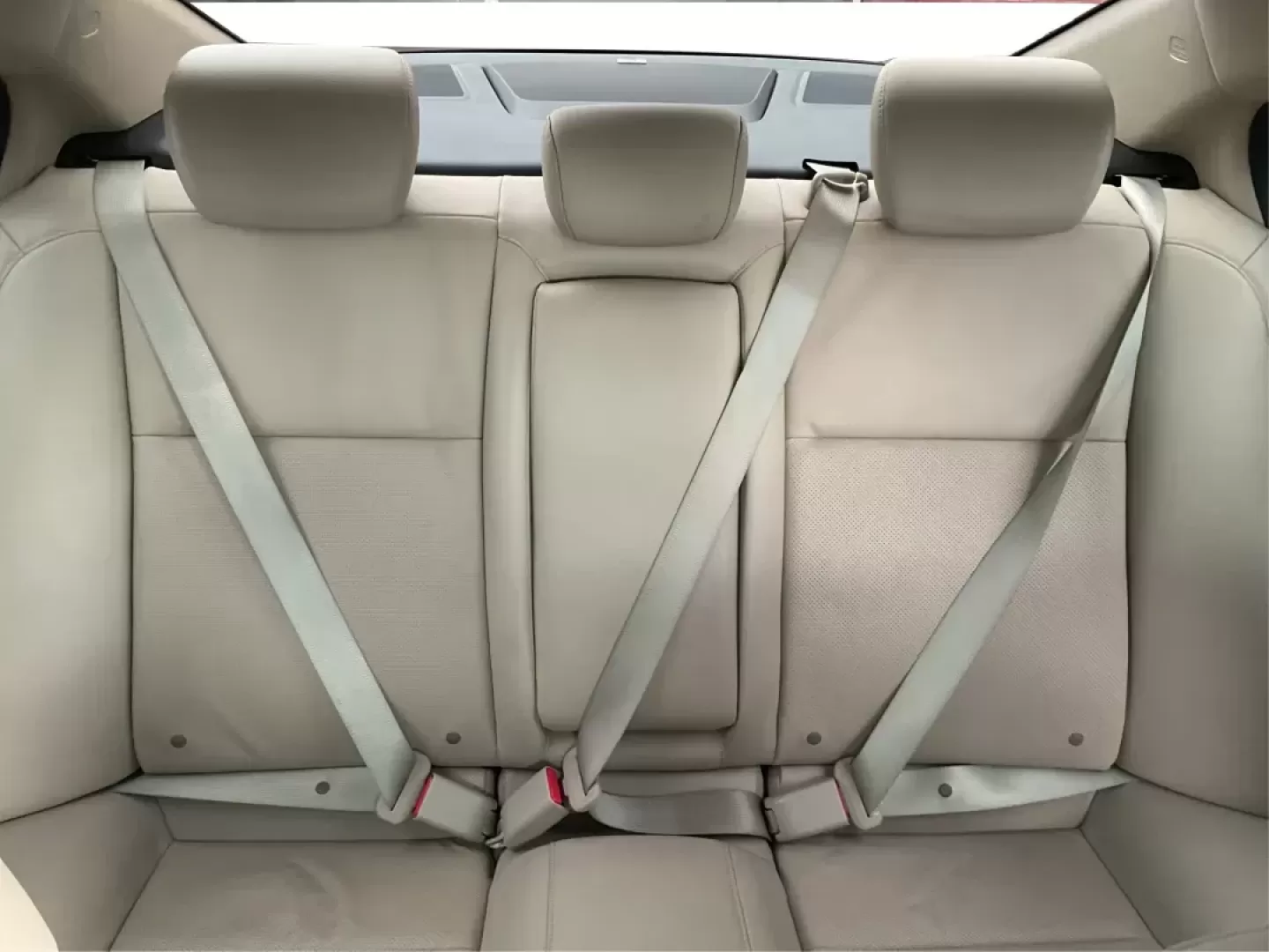 2013 Acura ILX 2.0L (19VDE1F7XDE) with an 2L I-4 i-VTEC variable valve control engine, located at 1230 East Main St, Xenia, OH, 45385, (937) 908-9800, 39.688026, -83.910172 - Photo#12