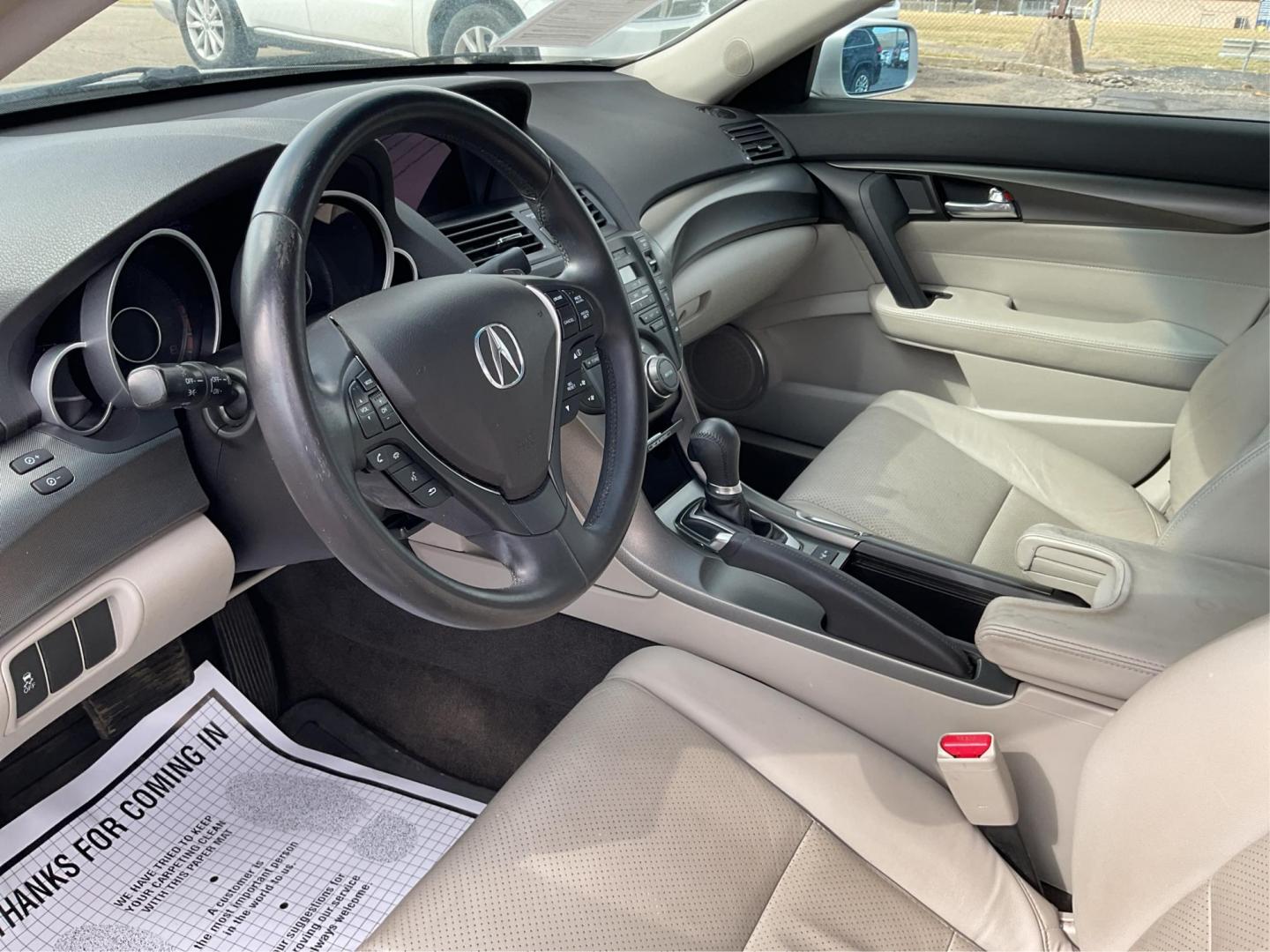 2013 Acura TL 3.5 (19UUA8F57DA) with an 3.5L V-6 variable valve control engine, located at 401 Woodman Dr, Riverside, OH, 45431, (937) 908-9800, 39.760899, -84.123421 - Photo#8