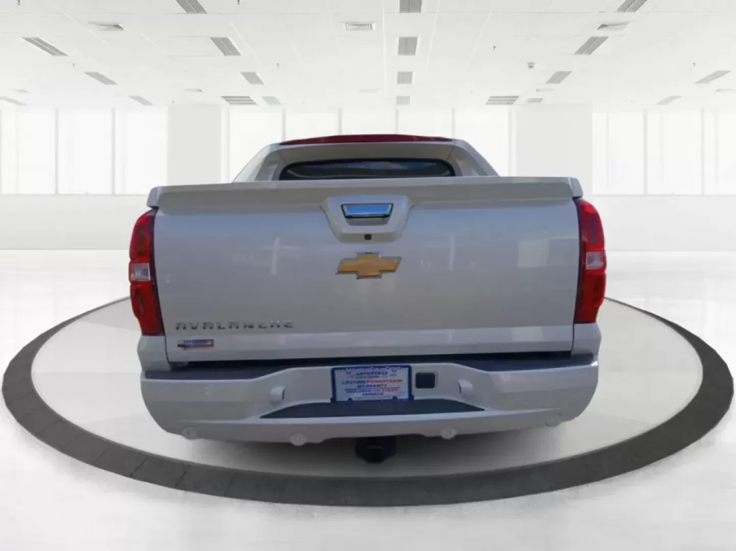 2013 Chevrolet Avalanche LTZ 4WD (3GNTKGE78DG) with an 5.3L V8 OHV 16V FFV engine, 4-Speed Automatic transmission, located at 8750 N County Rd 25A, Piqua, OH, 45356, (937) 908-9800, 40.164391, -84.232513 - Photo#4