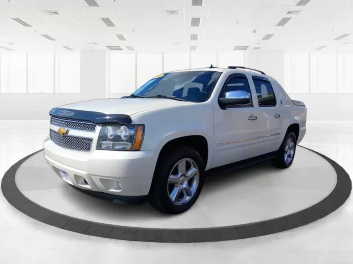 2013 Chevrolet Avalanche LTZ 4WD (3GNTKGE78DG) with an 5.3L V8 OHV 16V FFV engine, 4-Speed Automatic transmission, located at 8750 N County Rd 25A, Piqua, OH, 45356, (937) 908-9800, 40.164391, -84.232513 - Photo#8