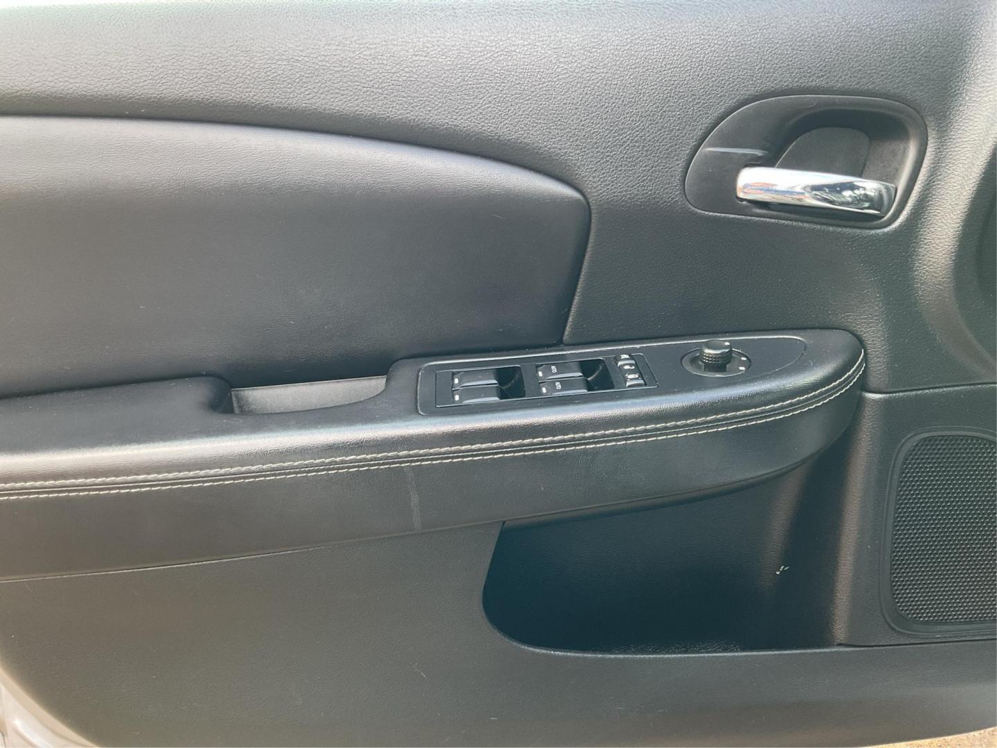 2013 Chrysler 200 Limited (1C3CCBCG9DN) with an Other engine, located at 1184 Kauffman Ave, Fairborn, OH, 45324, (937) 908-9800, 39.807072, -84.030914 - Photo#16