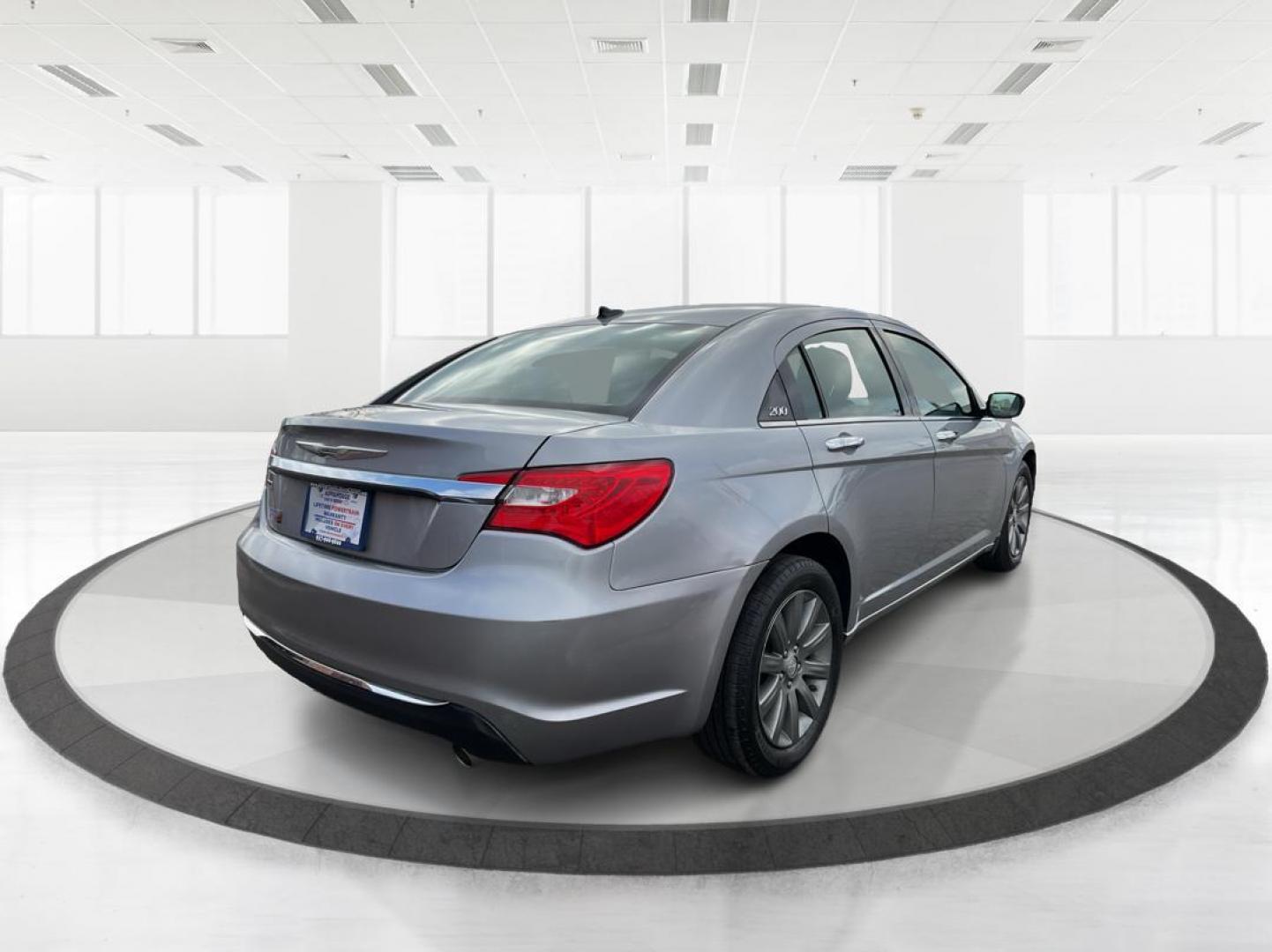 2013 Chrysler 200 Limited (1C3CCBCG9DN) with an Other engine, located at 1184 Kauffman Ave, Fairborn, OH, 45324, (937) 908-9800, 39.807072, -84.030914 - Photo#2