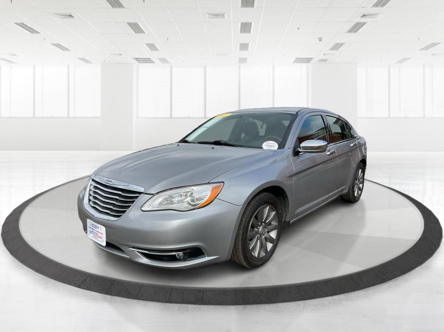 2013 Chrysler 200 Limited (1C3CCBCG9DN) with an Other engine, located at 1184 Kauffman Ave, Fairborn, OH, 45324, (937) 908-9800, 39.807072, -84.030914 - Photo#7