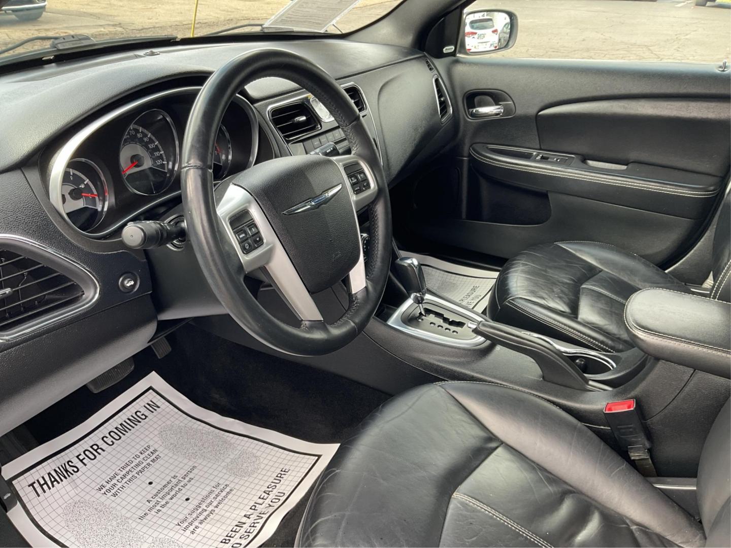 2013 Chrysler 200 Limited (1C3CCBCG9DN) with an Other engine, located at 1184 Kauffman Ave, Fairborn, OH, 45324, (937) 908-9800, 39.807072, -84.030914 - Photo#8