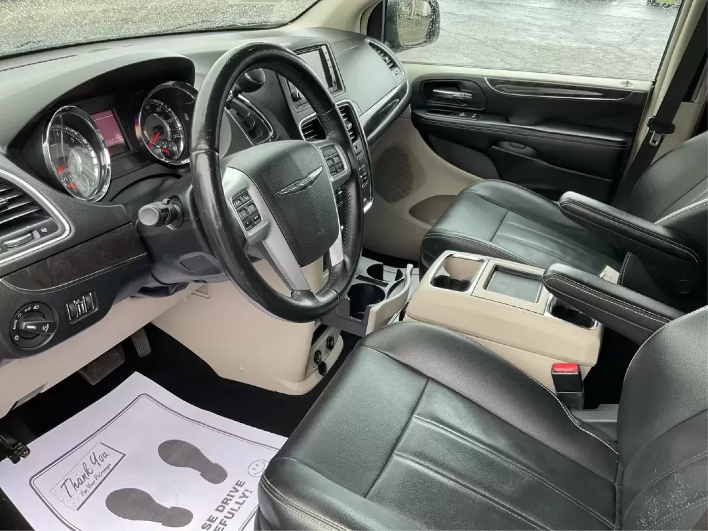 2013 Chrysler Town and Country Touring (2C4RC1BG5DR) with an Pentastar 3.6L V-6 DOHC engine, located at 4508 South Dixie Dr, Moraine, OH, 45439, (937) 908-9800, 39.689976, -84.218452 - Photo#8