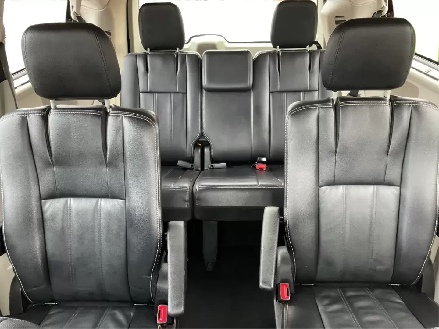 2013 Chrysler Town and Country Touring (2C4RC1BG5DR) with an Pentastar 3.6L V-6 DOHC engine, located at 4508 South Dixie Dr, Moraine, OH, 45439, (937) 908-9800, 39.689976, -84.218452 - Photo#13