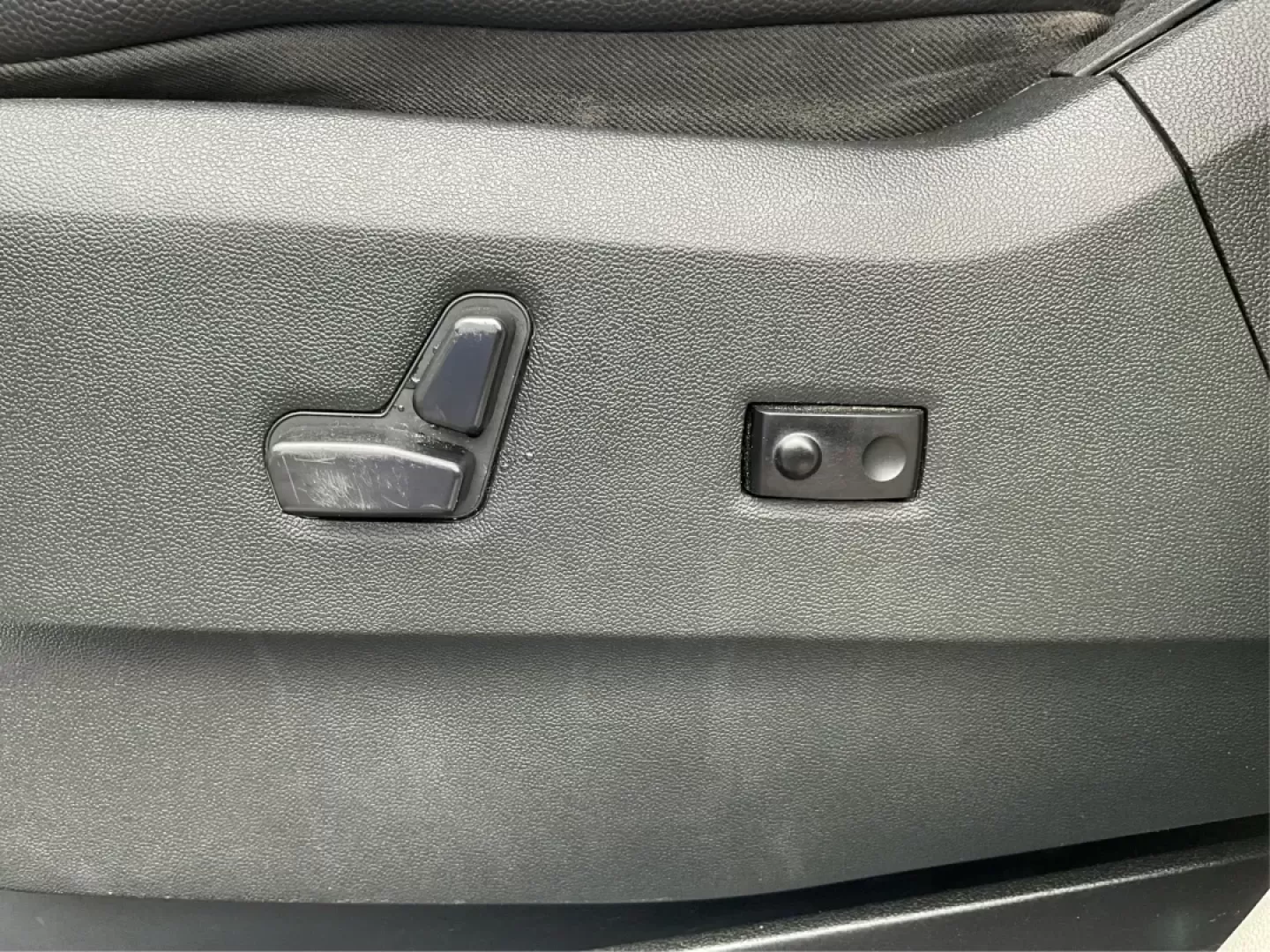 2013 Chrysler Town and Country Touring (2C4RC1BG5DR) with an Pentastar 3.6L V-6 DOHC engine, located at 4508 South Dixie Dr, Moraine, OH, 45439, (937) 908-9800, 39.689976, -84.218452 - Photo#17