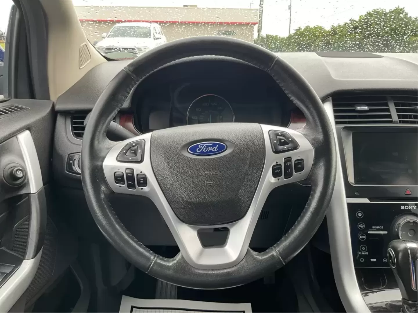 2013 Ford Edge Limited (2FMDK4KC6DB) with an 3.5L V-6 DOHC engine, located at 1184 Kauffman Ave, Fairborn, OH, 45324, (937) 908-9800, 39.807072, -84.030914 - Photo#15