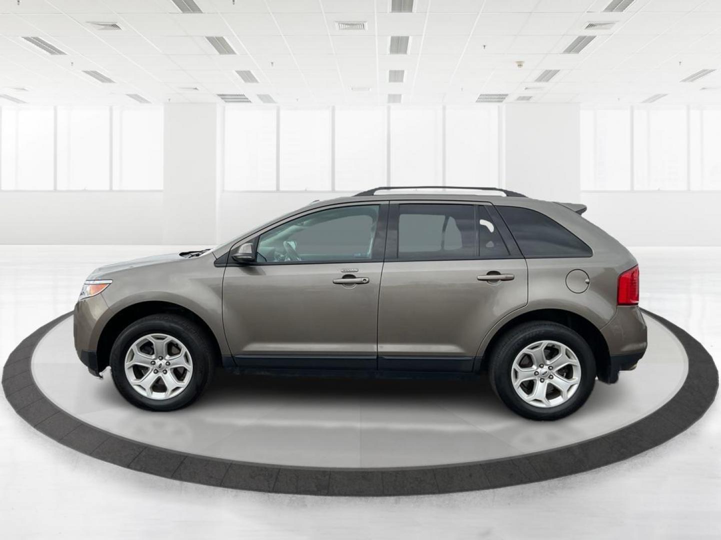 2013 Ford Edge SEL (2FMDK4JC0DB) with an 3.5L V-6 DOHC engine, located at 4508 South Dixie Dr, Moraine, OH, 45439, (937) 908-9800, 39.689976, -84.218452 - Photo#4