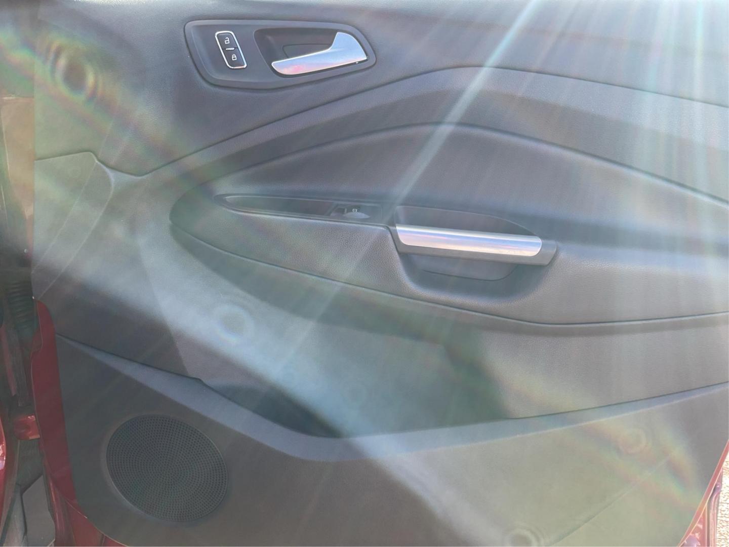 2013 Ford Escape Titanium (1FMCU0J94DU) with an EcoBoost 2L I-4 gasoline direct injection engine, located at 1184 Kauffman Ave, Fairborn, OH, 45324, (937) 908-9800, 39.807072, -84.030914 - Photo#18