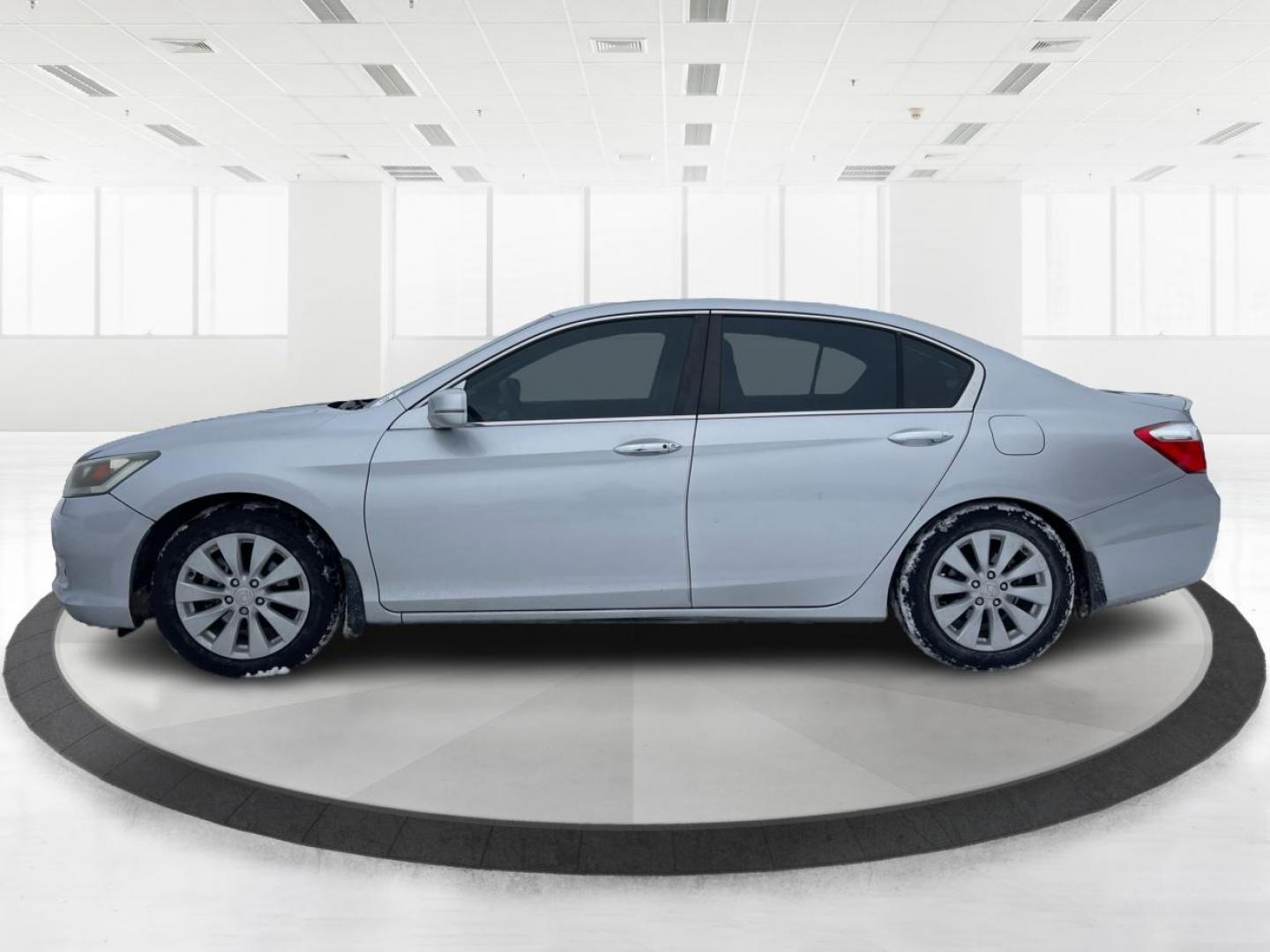 2013 Honda Accord EX Sedan CVT (1HGCR2F72DA) with an 2.4L L4 DOHC 16V engine, Continuously Variable Transmission transmission, located at 401 Woodman Dr, Riverside, OH, 45431, (937) 908-9800, 39.760899, -84.123421 - Photo#5