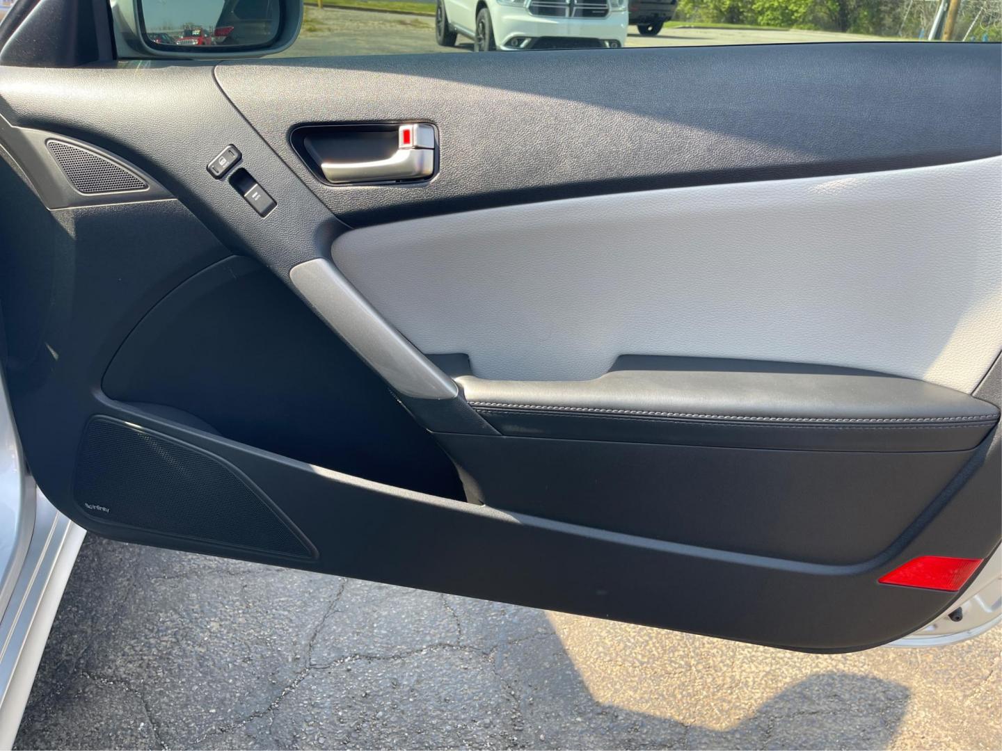 2013 Hyundai Genesis Coupe 2.0T Premium (KMHHT6KD1DU) with an Theta 2L I-4 DOHC engine, located at 1099 N County Rd 25A , Troy, OH, 45373, (937) 908-9800, 40.057079, -84.212883 - Photo#18