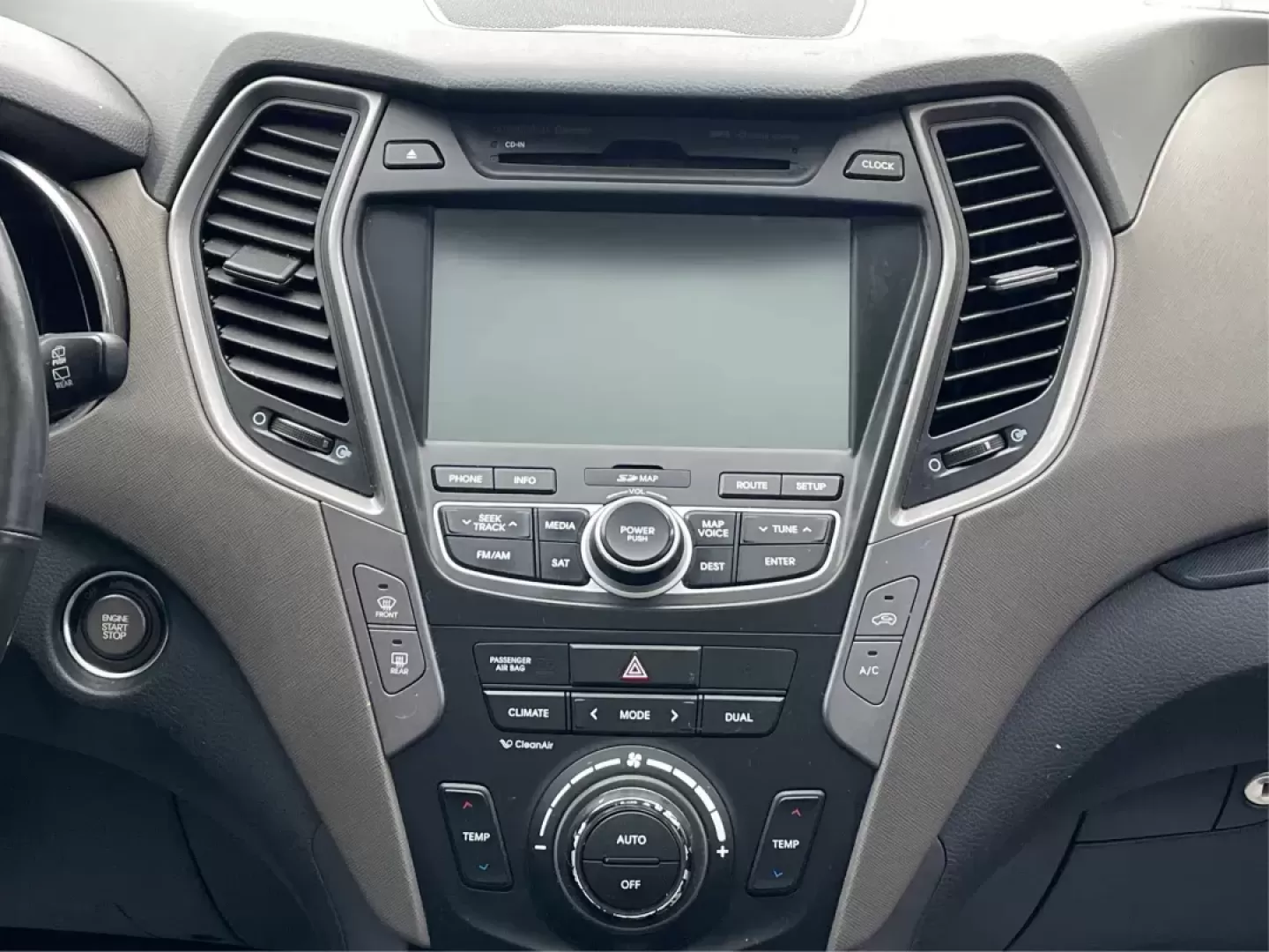 2013 Mineral Gray Hyundai Santa Fe Sport 2.4 AWD (5XYZUDLBXDG) with an 2.4L L4 DOHC 16V engine, 6-Speed Automatic transmission, located at 1184 Kauffman Ave, Fairborn, OH, 45324, (937) 908-9800, 39.807072, -84.030914 - Photo#12