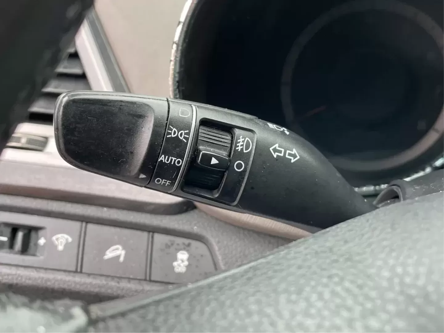 2013 Mineral Gray Hyundai Santa Fe Sport 2.4 AWD (5XYZUDLBXDG) with an 2.4L L4 DOHC 16V engine, 6-Speed Automatic transmission, located at 1184 Kauffman Ave, Fairborn, OH, 45324, (937) 908-9800, 39.807072, -84.030914 - Photo#16