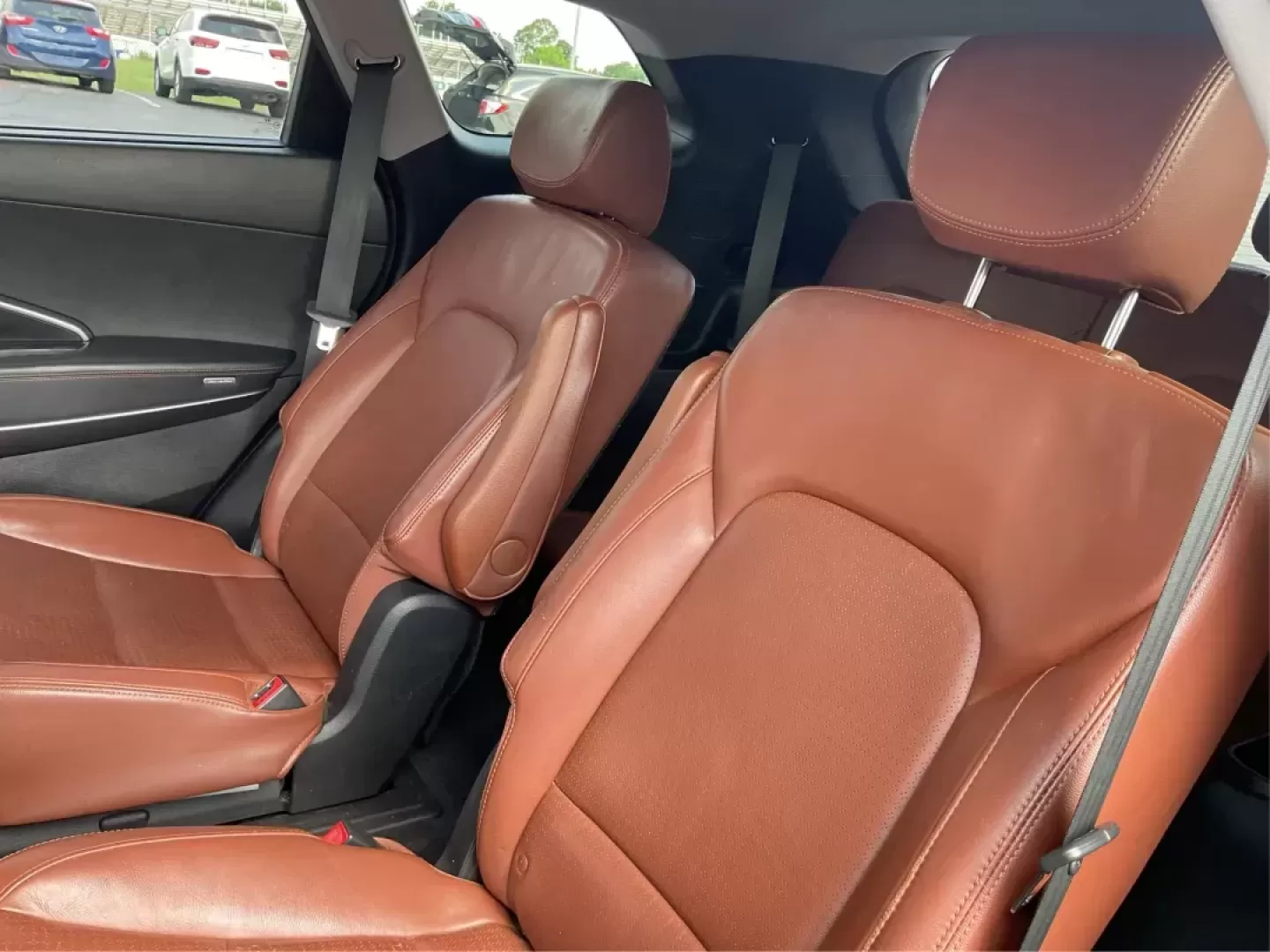 2013 Hyundai Santa Fe Limited (KM8SRDHF5DU) with an Lambda II 3.3L V-6 gasoline direct injection engine, located at 1099 N County Rd 25A , Troy, OH, 45373, (937) 908-9800, 40.057079, -84.212883 - Photo#9