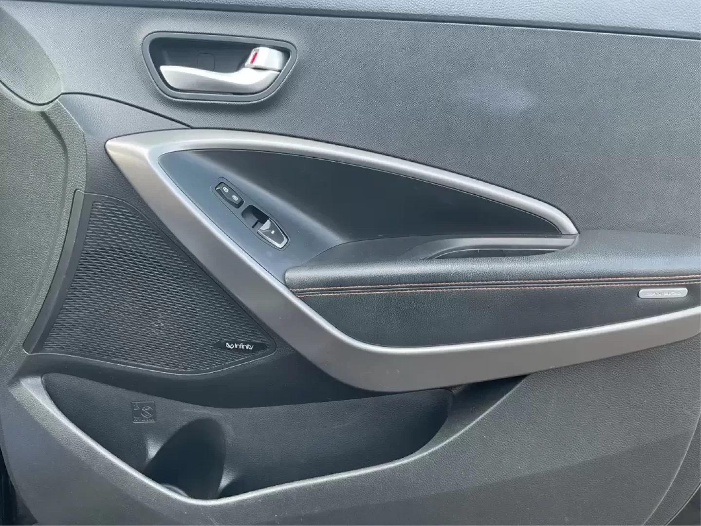 2013 Hyundai Santa Fe Limited (KM8SRDHF5DU) with an Lambda II 3.3L V-6 gasoline direct injection engine, located at 1099 N County Rd 25A , Troy, OH, 45373, (937) 908-9800, 40.057079, -84.212883 - Photo#18