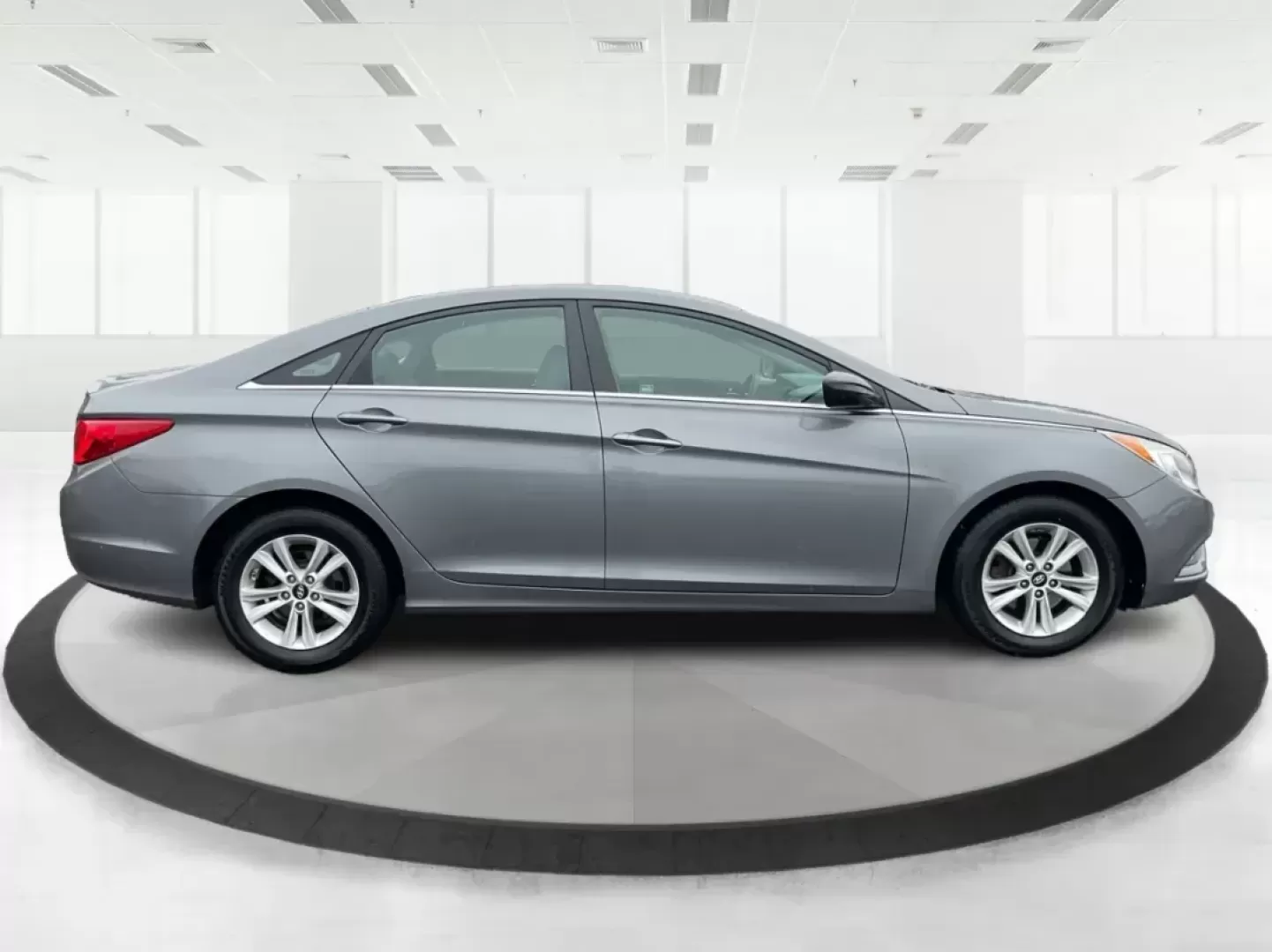 2013 Gray Hyundai Sonata GLS (5NPEB4AC5DH) with an 2.4L L4 DOHC 16V engine, 6-Speed Automatic transmission, located at 8750 N County Rd 25A, Piqua, OH, 45356, (937) 908-9800, 40.164391, -84.232513 - Photo#1