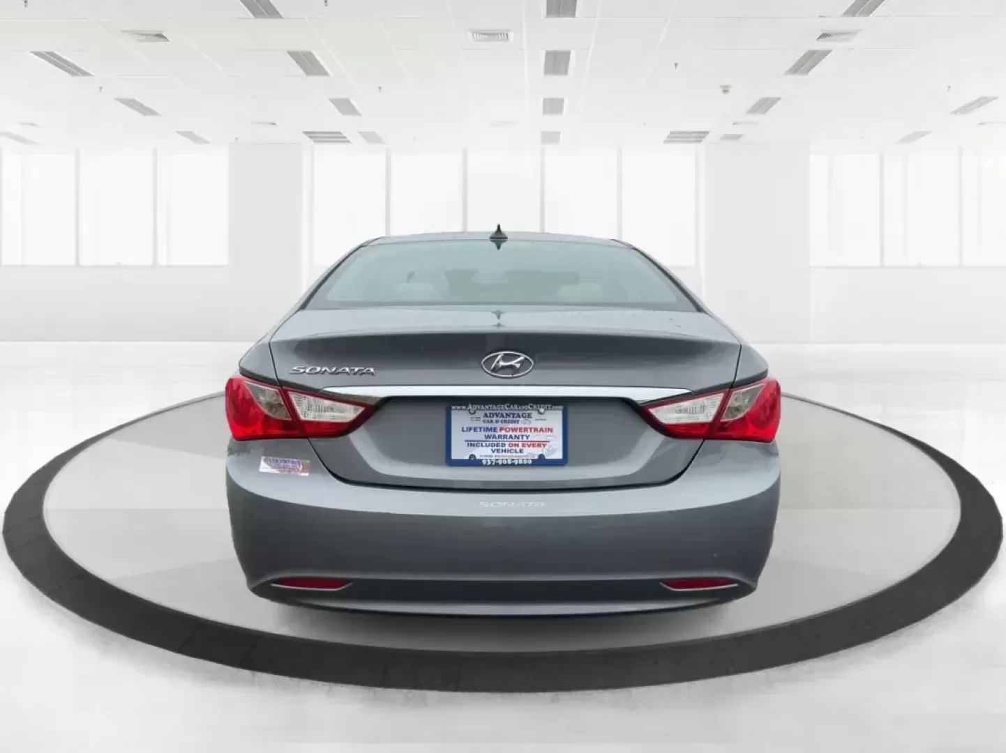 2013 Gray Hyundai Sonata GLS (5NPEB4AC5DH) with an 2.4L L4 DOHC 16V engine, 6-Speed Automatic transmission, located at 8750 N County Rd 25A, Piqua, OH, 45356, (937) 908-9800, 40.164391, -84.232513 - Photo#3