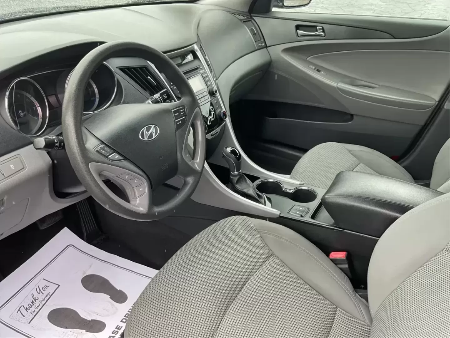 2013 Gray Hyundai Sonata GLS (5NPEB4AC5DH) with an 2.4L L4 DOHC 16V engine, 6-Speed Automatic transmission, located at 8750 N County Rd 25A, Piqua, OH, 45356, (937) 908-9800, 40.164391, -84.232513 - Photo#8