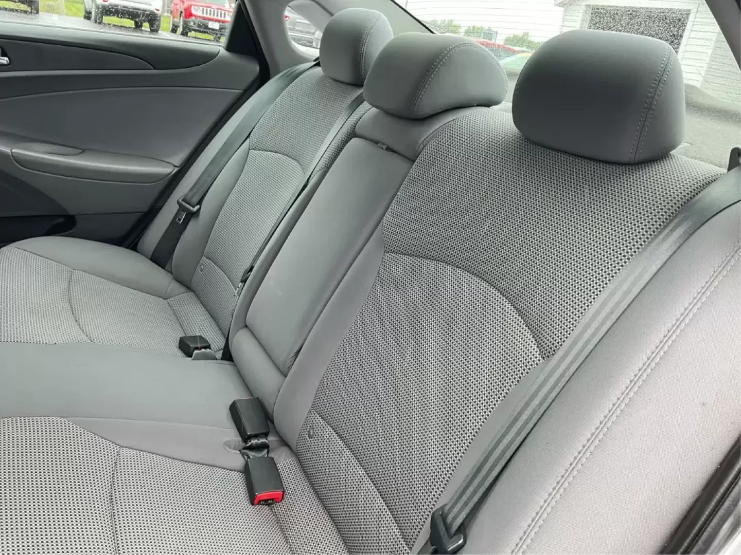 2013 Gray Hyundai Sonata GLS (5NPEB4AC5DH) with an 2.4L L4 DOHC 16V engine, 6-Speed Automatic transmission, located at 8750 N County Rd 25A, Piqua, OH, 45356, (937) 908-9800, 40.164391, -84.232513 - Photo#9