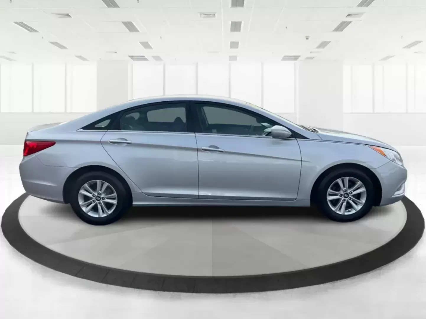 2013 Hyundai Sonata GLS (5NPEB4AC1DH) with an 2.4L I-4 gasoline direct injection engine, located at 8750 N County Rd 25A, Piqua, OH, 45356, (937) 908-9800, 40.164391, -84.232513 - Photo#1