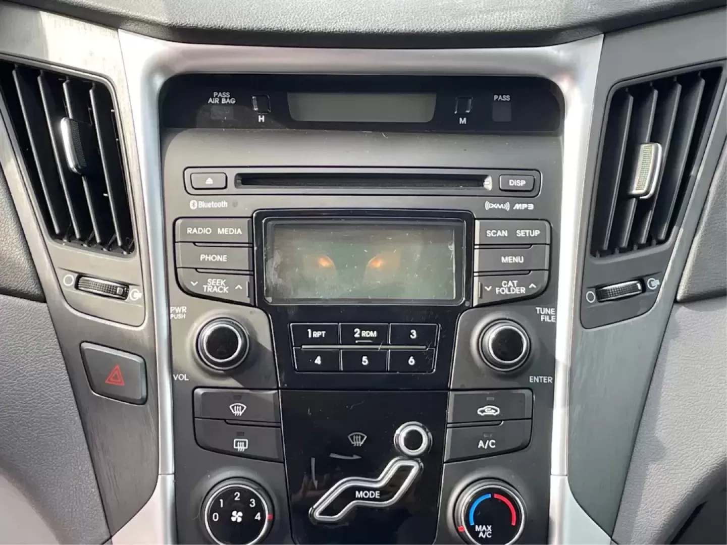 2013 Hyundai Sonata GLS (5NPEB4AC1DH) with an 2.4L I-4 gasoline direct injection engine, located at 8750 N County Rd 25A, Piqua, OH, 45356, (937) 908-9800, 40.164391, -84.232513 - Photo#12