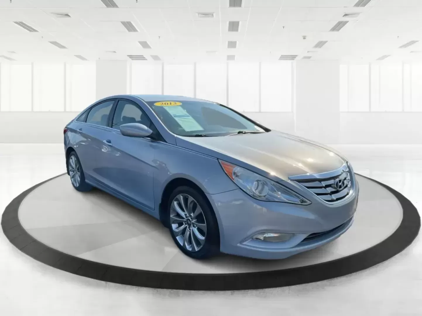 2013 Hyundai Sonata SE (5NPEC4AC8DH) with an 2.4L I-4 gasoline direct injection engine, located at 880 E. National Road, Vandalia, OH, 45377, (937) 908-9800, 39.891918, -84.183594 - Photo#0