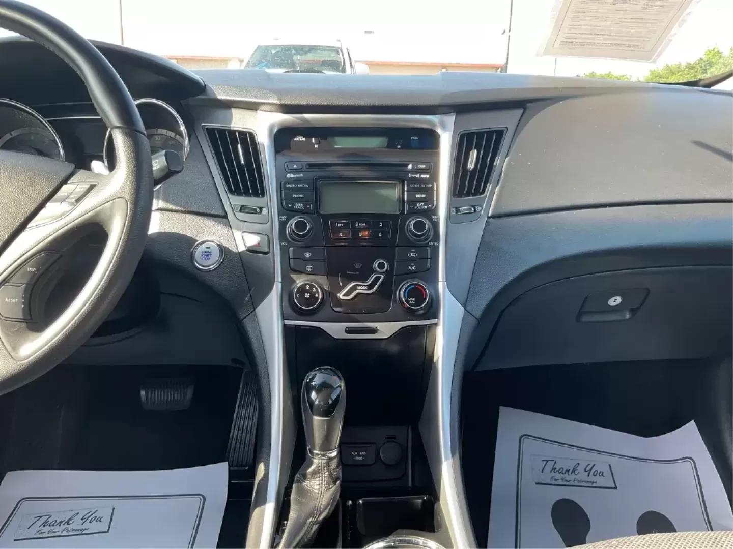 2013 Hyundai Sonata SE (5NPEC4AC8DH) with an 2.4L I-4 gasoline direct injection engine, located at 880 E. National Road, Vandalia, OH, 45377, (937) 908-9800, 39.891918, -84.183594 - Photo#12