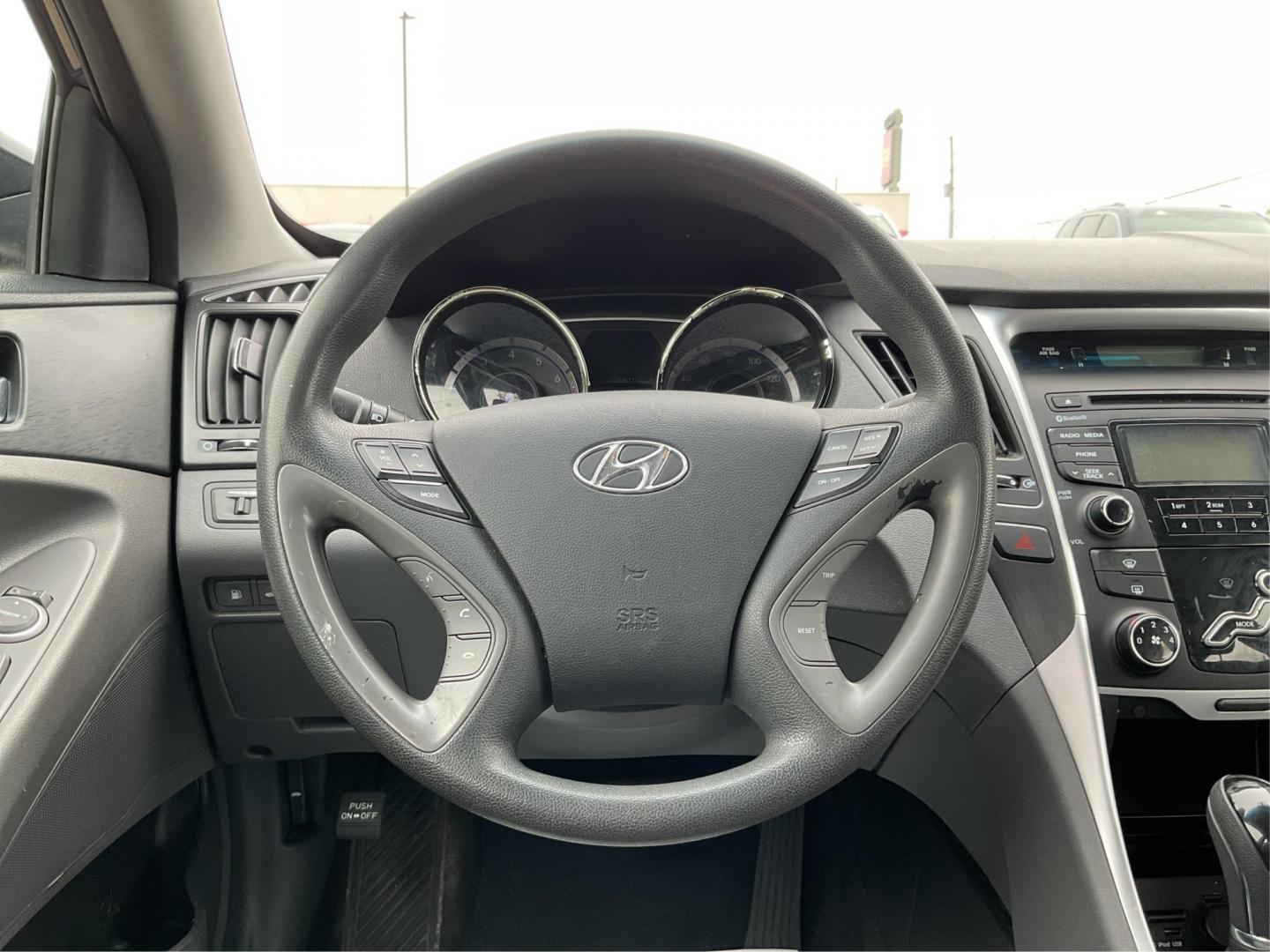 2013 Hyundai Sonata GLS (5NPEB4AC6DH) with an 2.4L L4 DOHC 16V engine, 6-Speed Automatic transmission, located at 1951 S Dayton Lakeview Rd., New Carlisle, OH, 45344, (937) 908-9800, 39.890999, -84.050255 - Photo#14