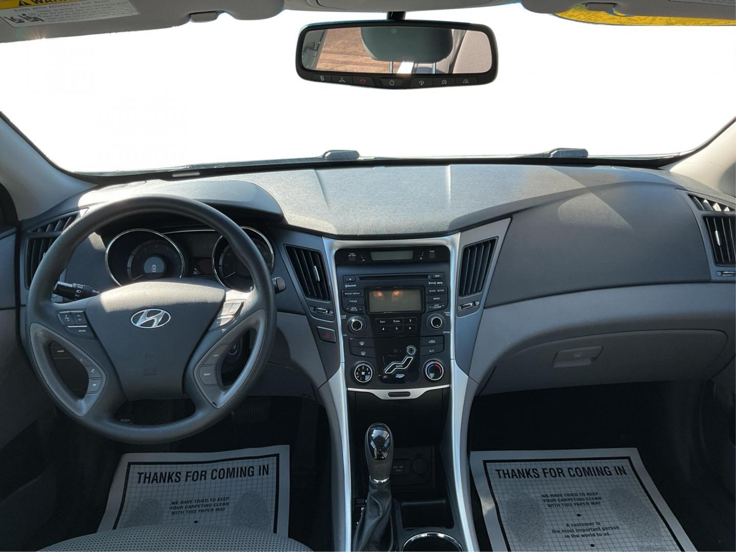 2013 Hyundai Sonata GLS (5NPEB4AC7DH) with an 2.4L I-4 gasoline direct injection engine, located at 1230 East Main St, Xenia, OH, 45385, (937) 908-9800, 39.688026, -83.910172 - Photo#20