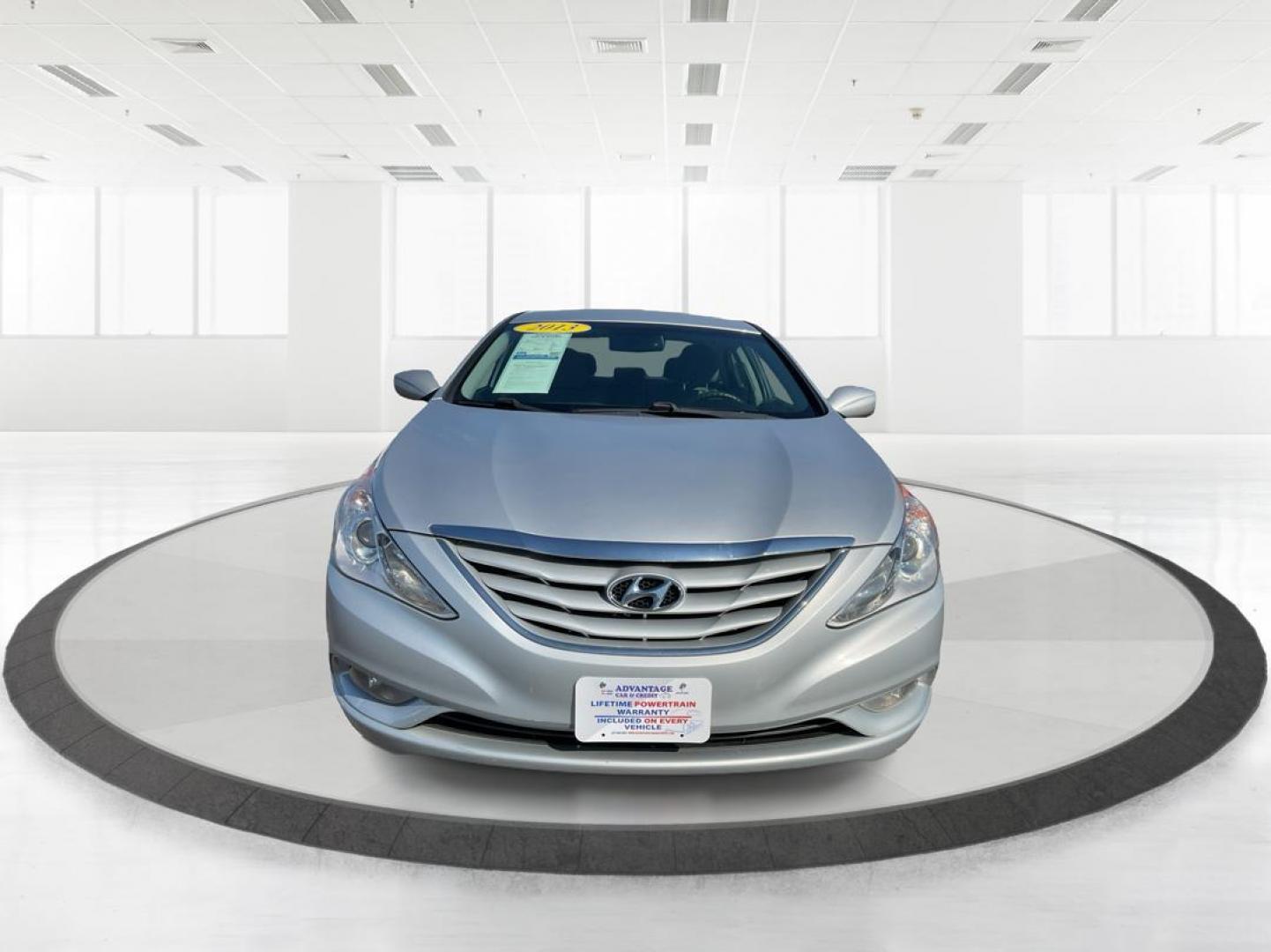 2013 Hyundai Sonata GLS (5NPEB4AC7DH) with an 2.4L I-4 gasoline direct injection engine, located at 1230 East Main St, Xenia, OH, 45385, (937) 908-9800, 39.688026, -83.910172 - Photo#6