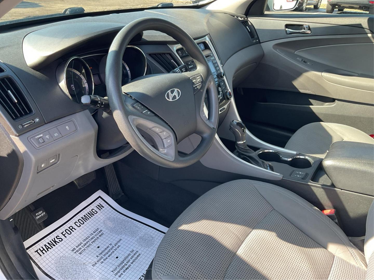 2013 Hyundai Sonata GLS (5NPEB4AC7DH) with an 2.4L I-4 gasoline direct injection engine, located at 1230 East Main St, Xenia, OH, 45385, (937) 908-9800, 39.688026, -83.910172 - Photo#8