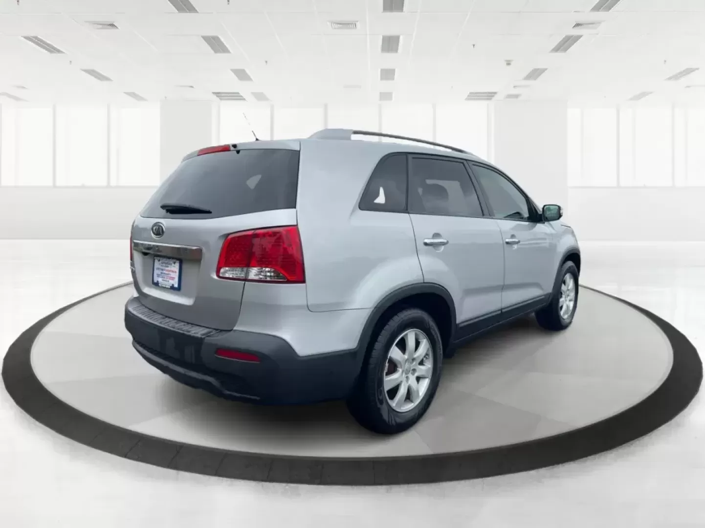 2013 Kia Sorento LX (5XYKT3A61DG) with an 2.4L I-4 gasoline direct injection engine, located at 401 Woodman Dr, Riverside, OH, 45431, (937) 908-9800, 39.760899, -84.123421 - Photo#2