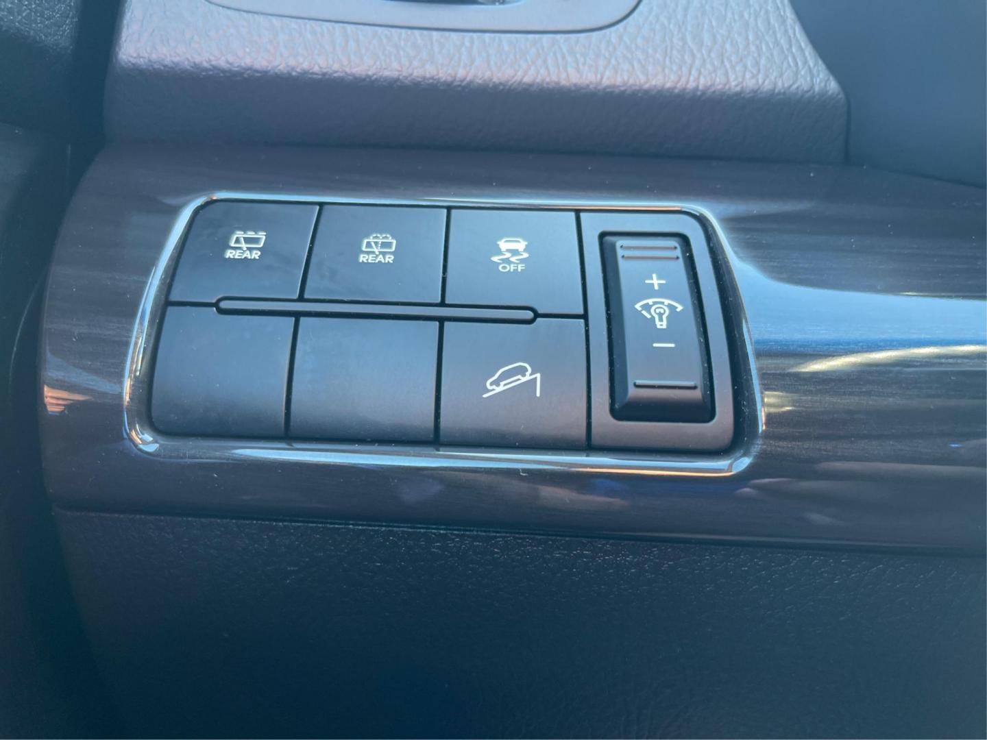 2013 Kia Sorento LX 2WD (5XYKT3A14DG) with an 2.4L L4 DOHC 16V engine, 6-Speed Automatic transmission, located at 8750 N County Rd 25A, Piqua, OH, 45356, (937) 908-9800, 40.164391, -84.232513 - Photo#16
