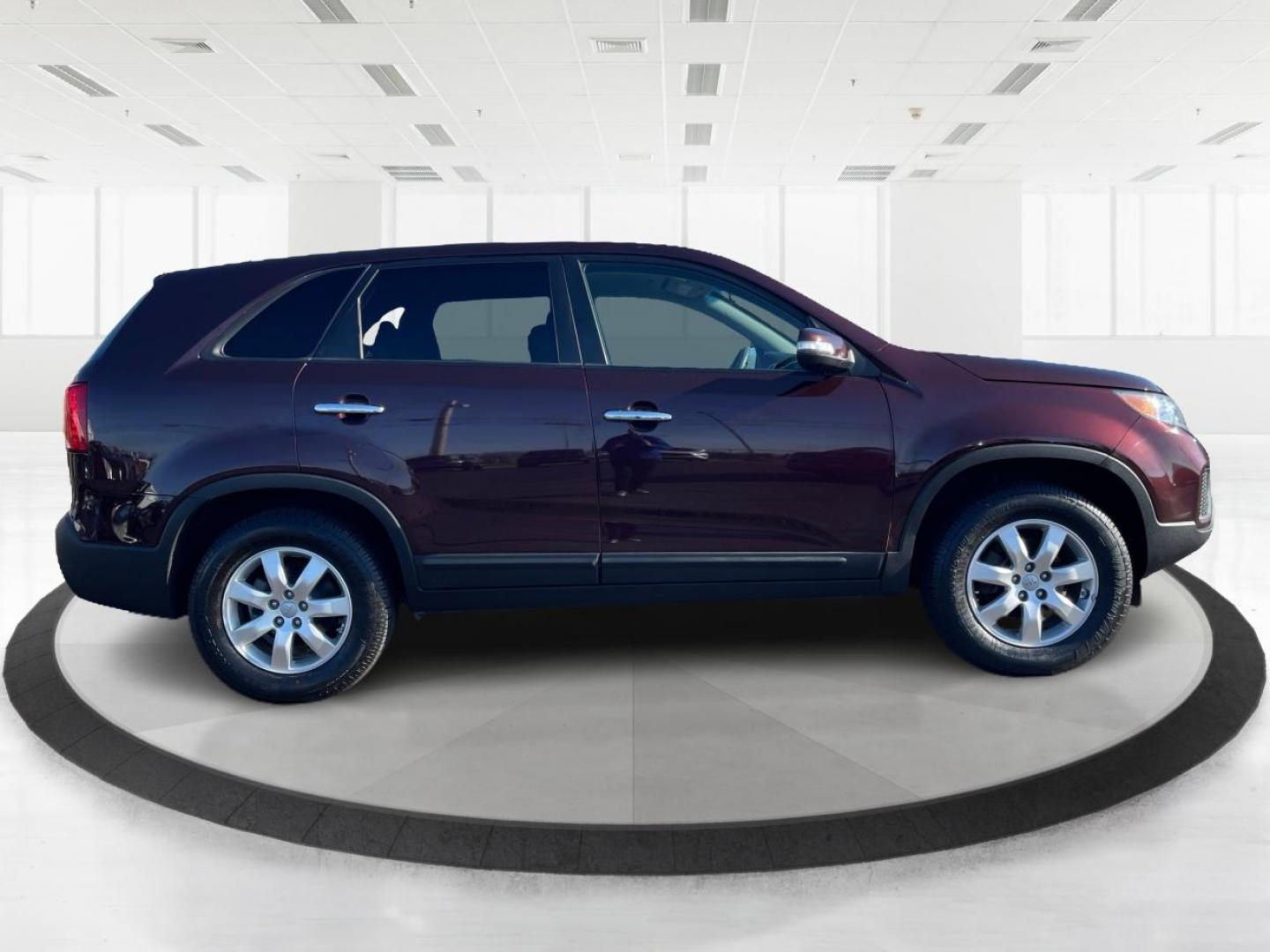 2013 Kia Sorento LX 2WD (5XYKT3A14DG) with an 2.4L L4 DOHC 16V engine, 6-Speed Automatic transmission, located at 8750 N County Rd 25A, Piqua, OH, 45356, (937) 908-9800, 40.164391, -84.232513 - Photo#1