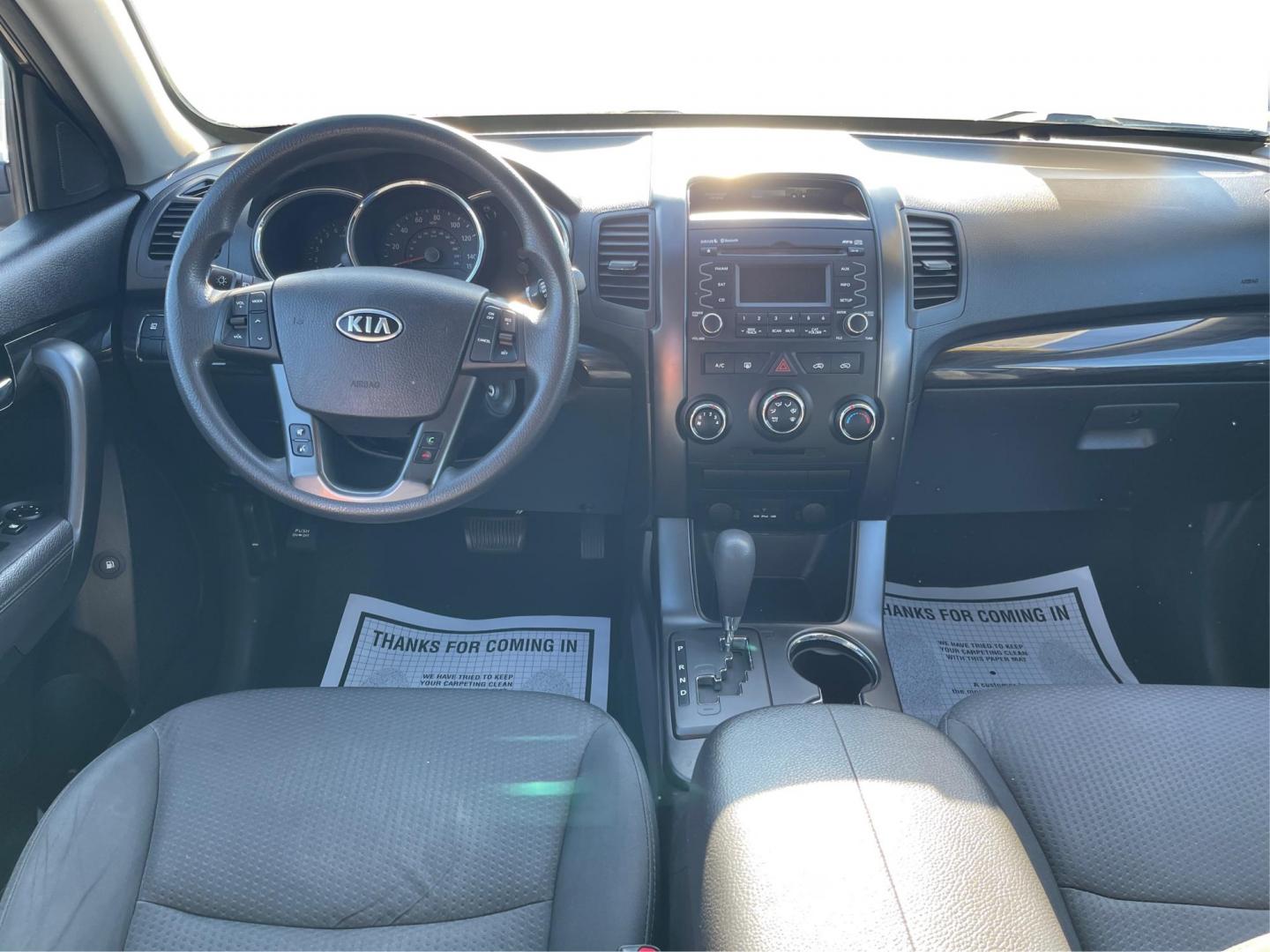 2013 Kia Sorento LX 2WD (5XYKT3A14DG) with an 2.4L L4 DOHC 16V engine, 6-Speed Automatic transmission, located at 8750 N County Rd 25A, Piqua, OH, 45356, (937) 908-9800, 40.164391, -84.232513 - Photo#20