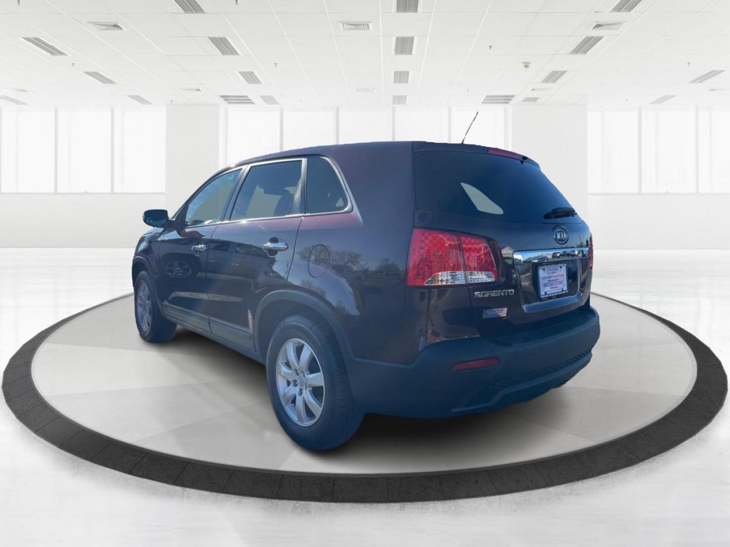 2013 Kia Sorento LX 2WD (5XYKT3A14DG) with an 2.4L L4 DOHC 16V engine, 6-Speed Automatic transmission, located at 8750 N County Rd 25A, Piqua, OH, 45356, (937) 908-9800, 40.164391, -84.232513 - Photo#4
