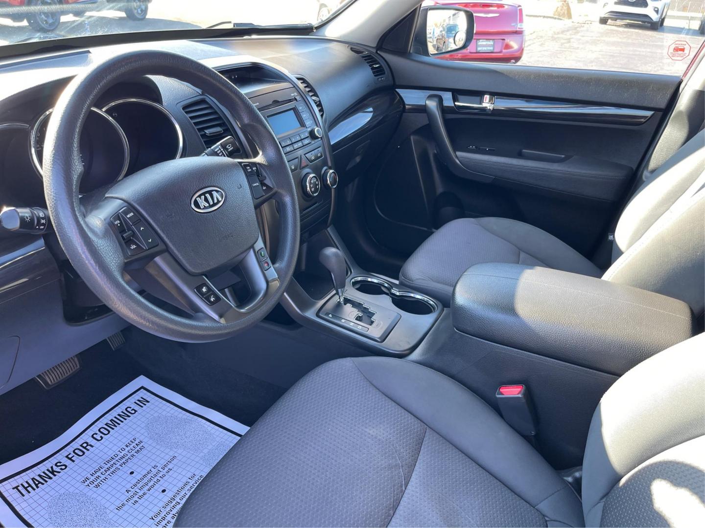 2013 Kia Sorento LX 2WD (5XYKT3A14DG) with an 2.4L L4 DOHC 16V engine, 6-Speed Automatic transmission, located at 8750 N County Rd 25A, Piqua, OH, 45356, (937) 908-9800, 40.164391, -84.232513 - Photo#8