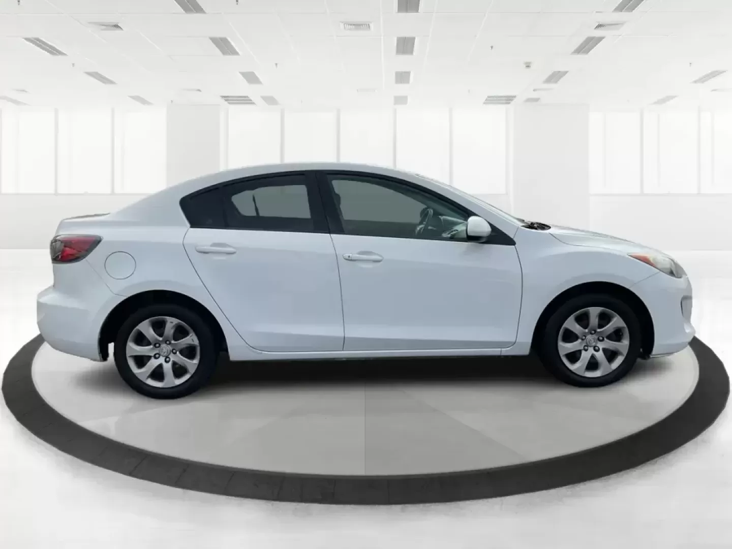 2013 Mazda Mazda3 i SV (JM1BL1TF0D1) with an 2L I-4 DOHC engine, located at 1184 Kauffman Ave, Fairborn, OH, 45324, (937) 908-9800, 39.807072, -84.030914 - Photo#1