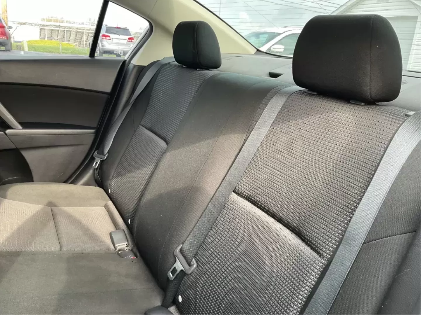 2013 Mazda Mazda3 i SV (JM1BL1TF0D1) with an 2L I-4 DOHC engine, located at 1184 Kauffman Ave, Fairborn, OH, 45324, (937) 908-9800, 39.807072, -84.030914 - Photo#10