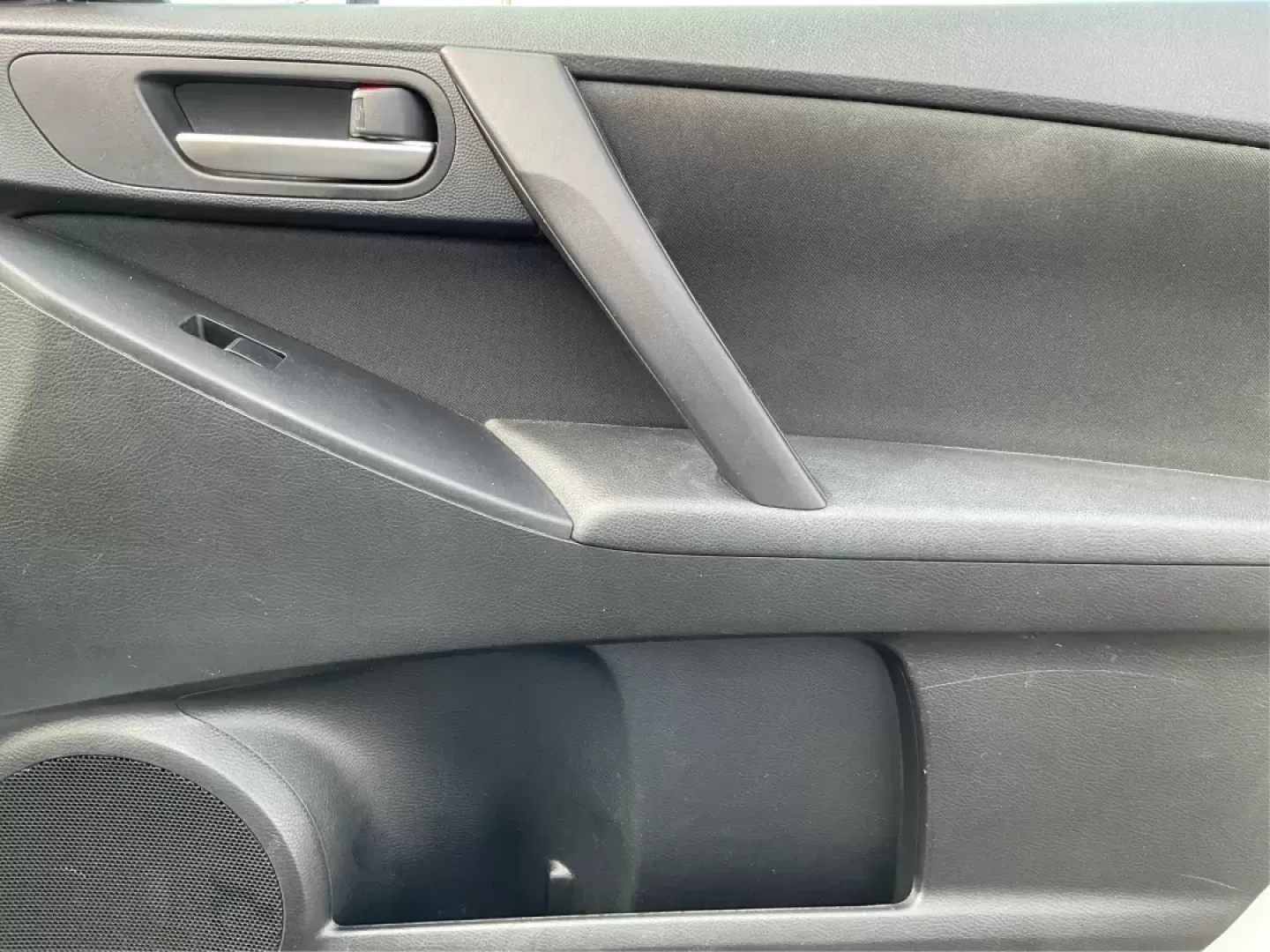 2013 Mazda Mazda3 i SV (JM1BL1TF0D1) with an 2L I-4 DOHC engine, located at 1184 Kauffman Ave, Fairborn, OH, 45324, (937) 908-9800, 39.807072, -84.030914 - Photo#18