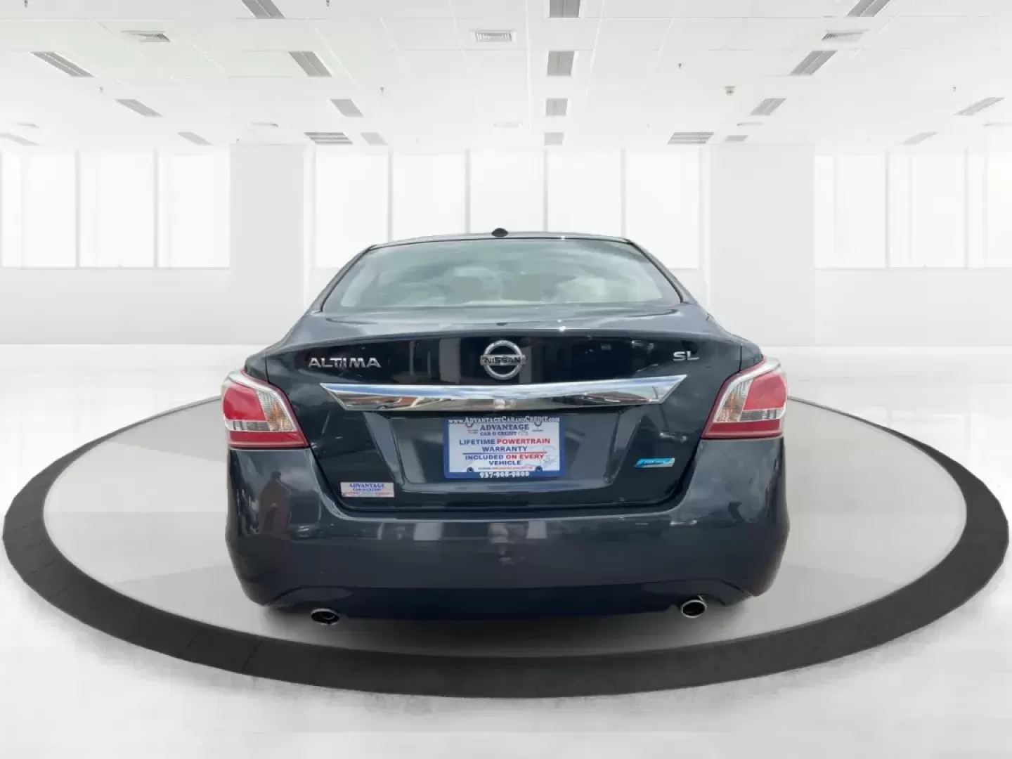 2013 Nissan Altima 2.5 SL (1N4AL3AP9DN) with an 2.5L I-4 DOHC engine, located at 880 E. National Road, Vandalia, OH, 45377, (937) 908-9800, 39.891918, -84.183594 - Photo#4