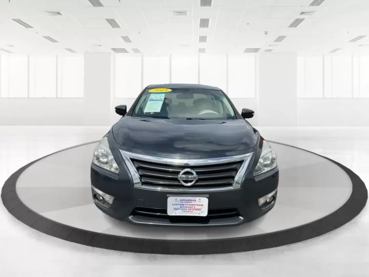2013 Nissan Altima 2.5 SL (1N4AL3AP9DN) with an 2.5L I-4 DOHC engine, located at 880 E. National Road, Vandalia, OH, 45377, (937) 908-9800, 39.891918, -84.183594 - Photo#7