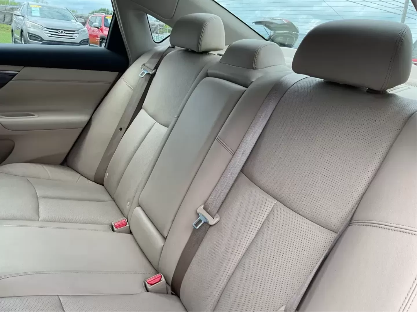 2013 Nissan Altima 2.5 SL (1N4AL3AP9DN) with an 2.5L I-4 DOHC engine, located at 880 E. National Road, Vandalia, OH, 45377, (937) 908-9800, 39.891918, -84.183594 - Photo#10