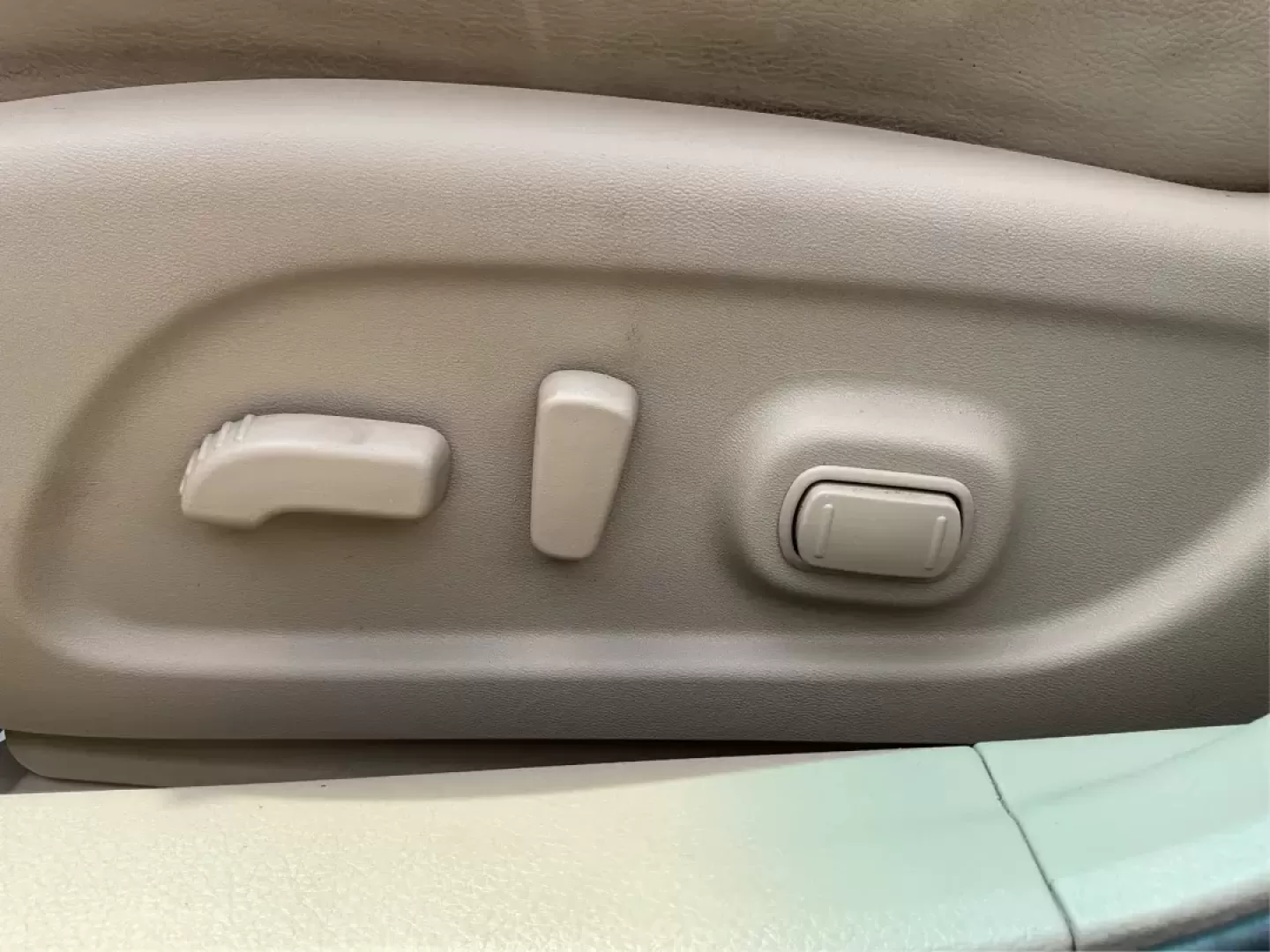 2013 Nissan Altima 2.5 SL (1N4AL3AP9DN) with an 2.5L I-4 DOHC engine, located at 880 E. National Road, Vandalia, OH, 45377, (937) 908-9800, 39.891918, -84.183594 - Photo#17