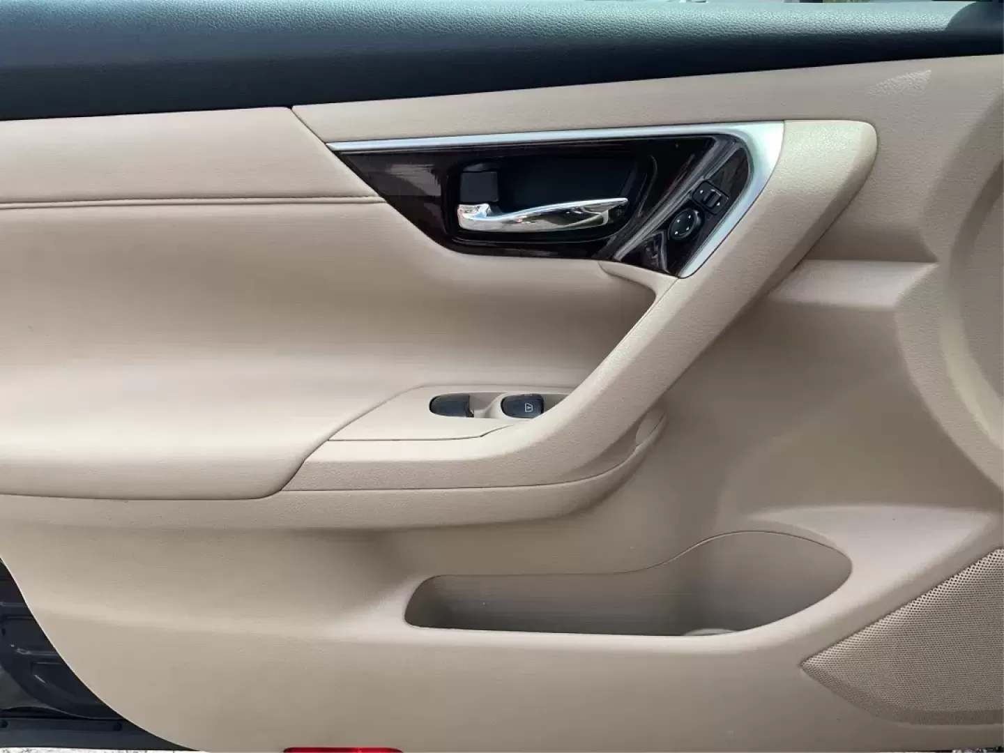 2013 Nissan Altima 2.5 SL (1N4AL3AP9DN) with an 2.5L I-4 DOHC engine, located at 880 E. National Road, Vandalia, OH, 45377, (937) 908-9800, 39.891918, -84.183594 - Photo#18